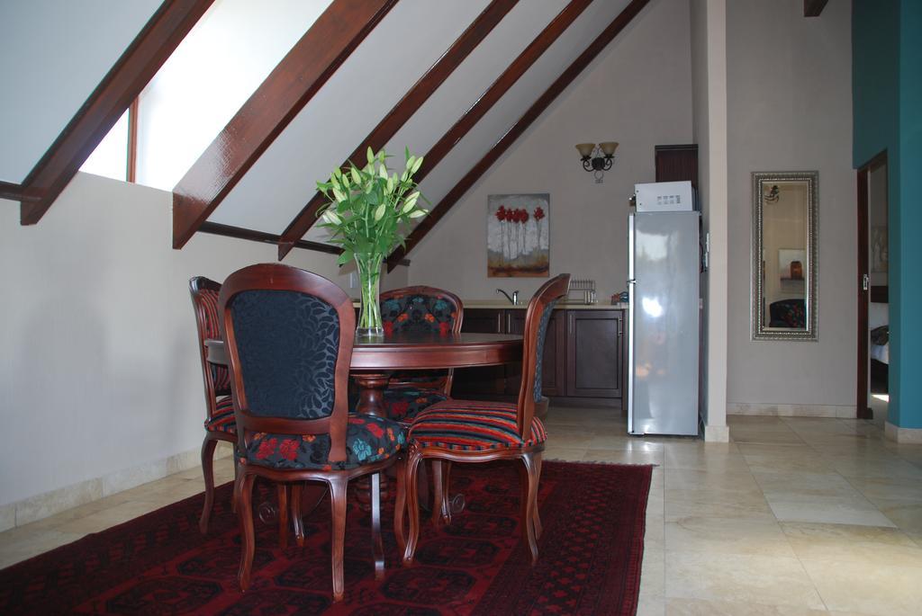 Sunninghill Guest Lodges Johannesburg Phòng bức ảnh