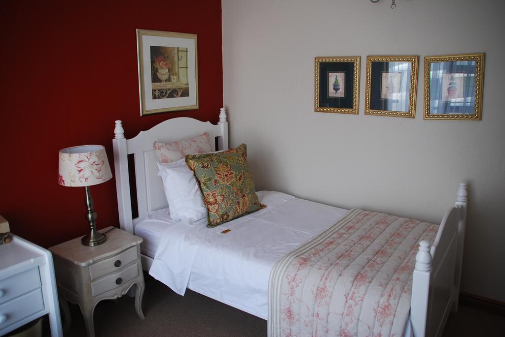 Sunninghill Guest Lodges Johannesburg Phòng bức ảnh