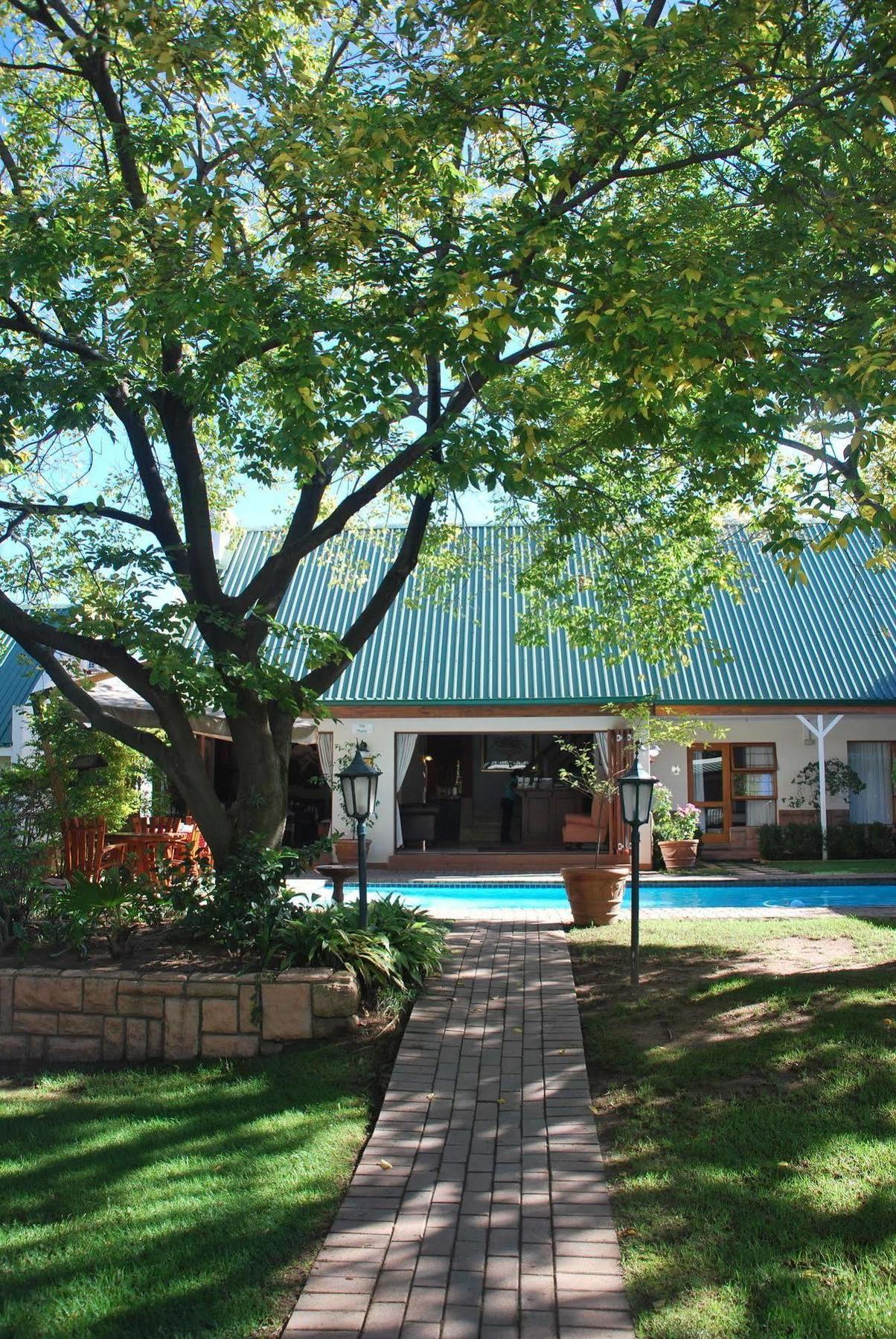 Sunninghill Guest Lodges Johannesburg Ngoại thất bức ảnh