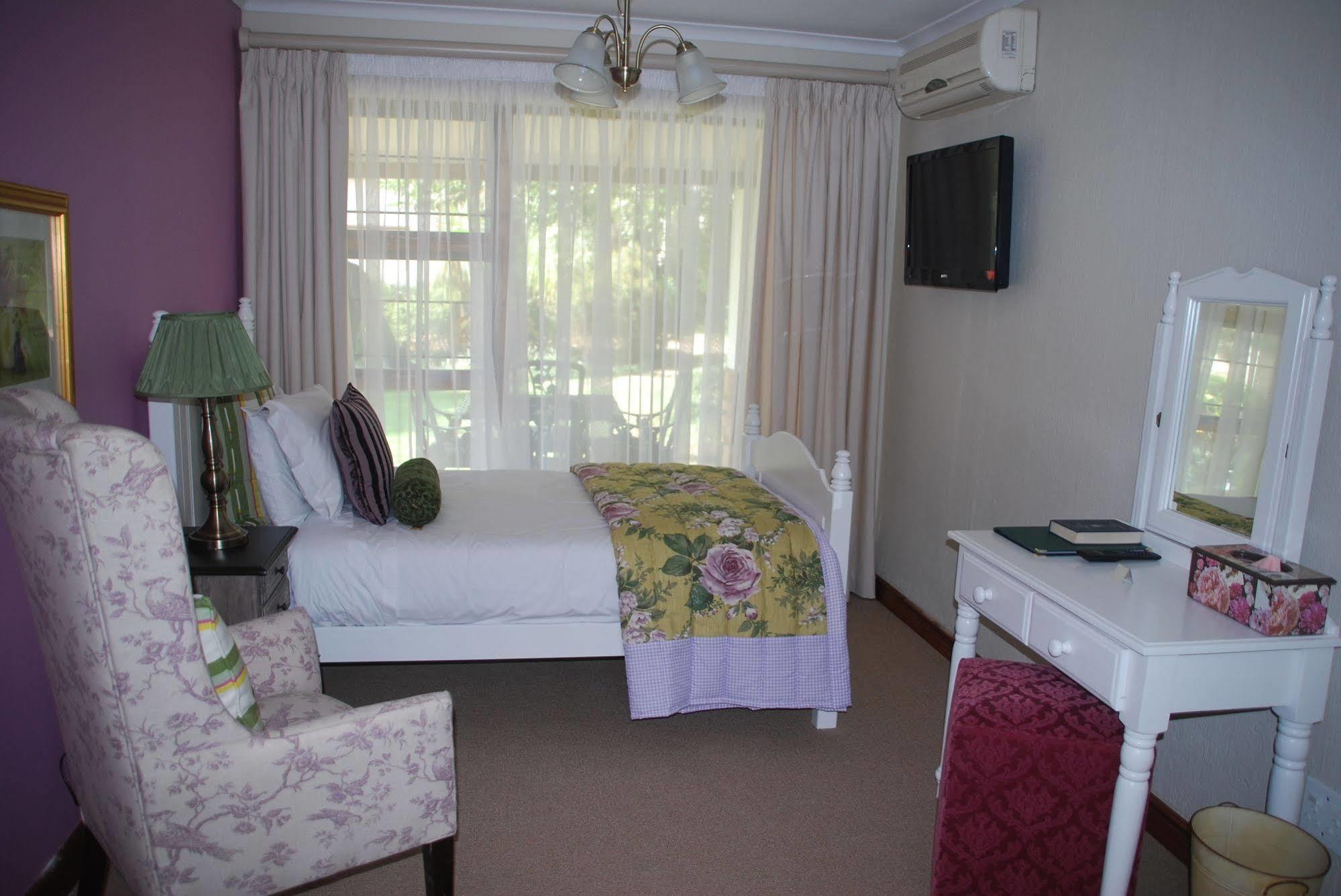 Sunninghill Guest Lodges Johannesburg Ngoại thất bức ảnh